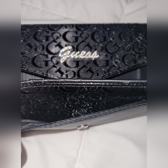 Black and Silver Guess Wallet - Picture 10 of 10